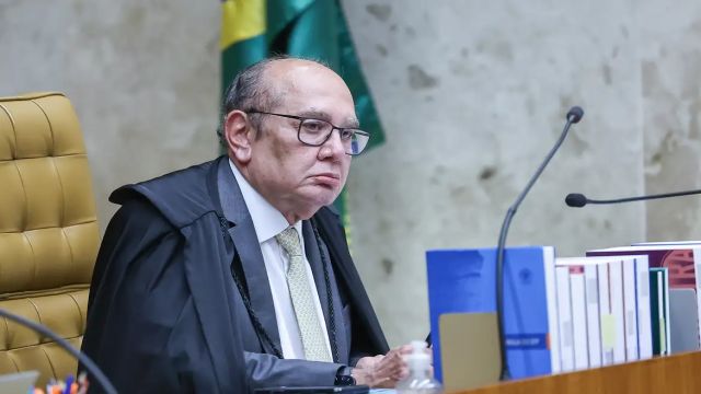 Imagem referente a notícia: Gilmar Mendes nega pedido de prisão domiciliar a Bolsonaro