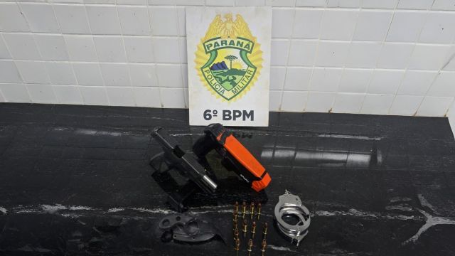 Imagem referente a notícia: Segurança de bar é presa após disparo atingir cliente durante confusão em Cascavel