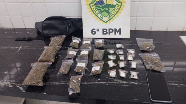 Imagem referente a notícia: Polícia Militar prende motociclista por tráfico de drogas no Bairro Florais do Paraná