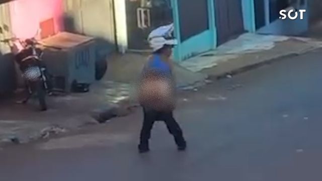 Mulher é flagrada praticando ato obsceno com capacete de Policial Militar em via pública no bairro Interlagos