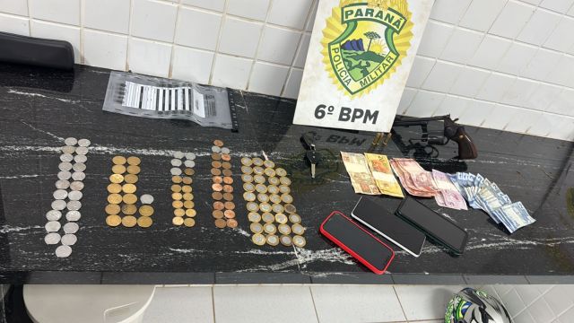 Imagem referente a notícia: Ação integrada entre BPMOA e RPA resulta na prisão de quatro suspeitos e recuperação de dois veículos na BR-277