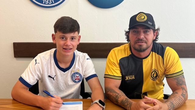 Jovem atleta do FC Cascavel se apresenta ao Bahia Esporte Clube