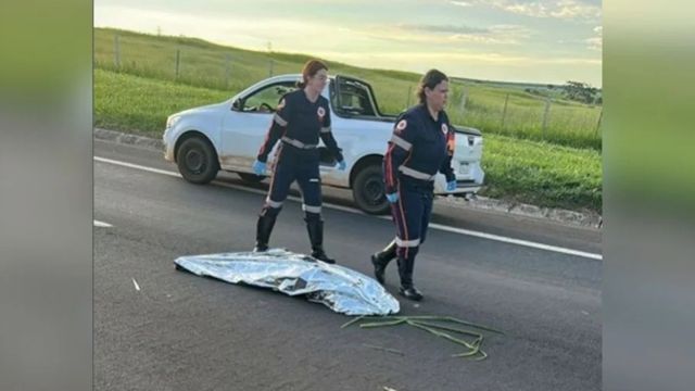 Imagem referente a notícia: Mulher atropelada é dada como morta pelo Samu, mas sinais vitais são identificados e ela é socorrida em Bauru