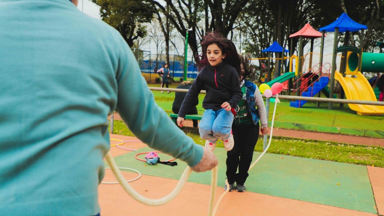 Prefeitura promove colônia de férias gratuita no Ciro Nardi para garantir a diversão da criançada em Cascavel