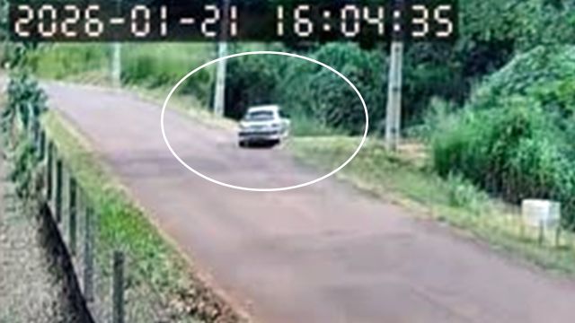 Imagem referente a notícia: Câmeras registram momento de acidente fatal na Estrada Alto São Salvador