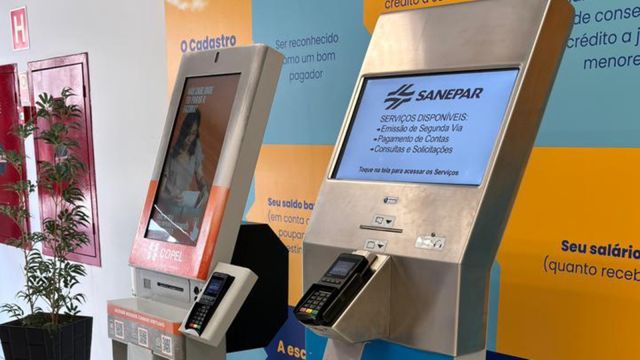 Imagem referente a notícia: Sanepar amplia autoatendimento com novo totem na Associação Comercial do Paraná