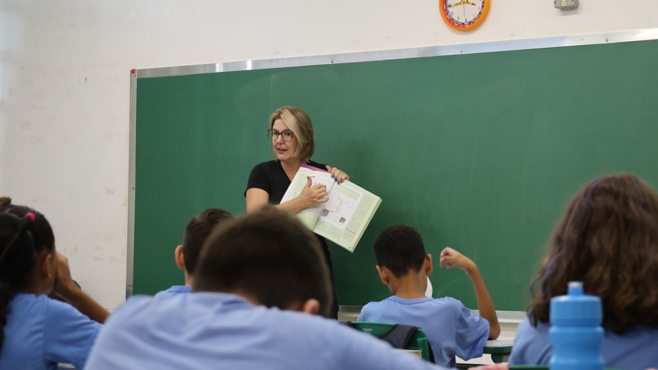 Siprovel reivindica recomposição de 27,06% no salário dos professores da Rede Municipal de Cascavel