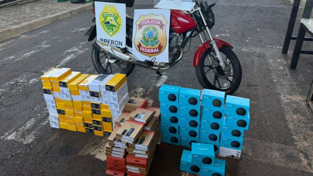 Imagem referente a notícia: Moto Frete: Ação integrada apreende eletrônicos descaminhados em hotel de Foz do Iguaçu