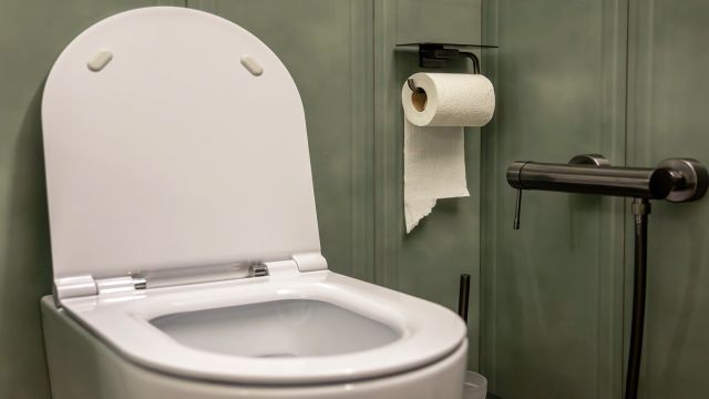 Imagem referente a notícia: Rede de esgoto não é lixeira: descarte incorreto causa entupimentos e riscos ambientais