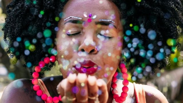 Imagem referente a notícia: Com atrações para toda família, Prefeitura de Cascavel abre editais para selecionar artistas para o Carnaval na Praça 2026