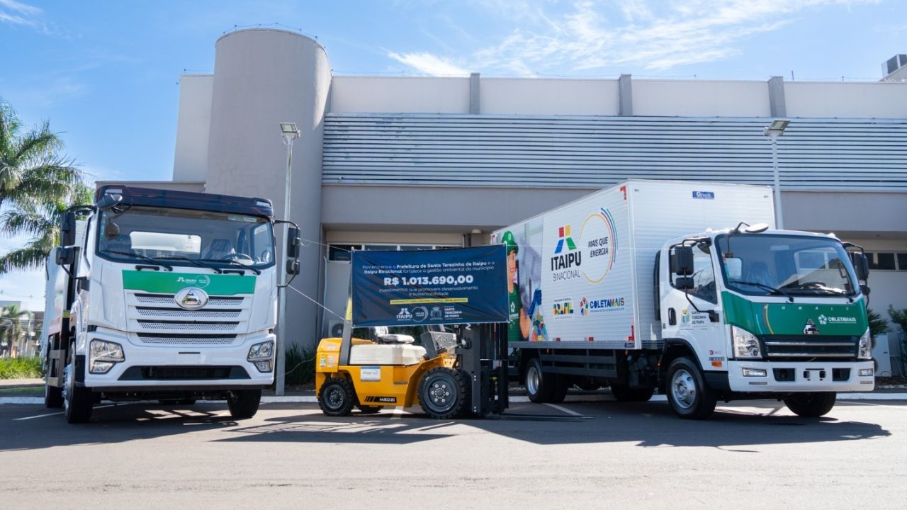 Itaipu investe em reciclagem e entrega equipamentos para catadores no Oeste do PR