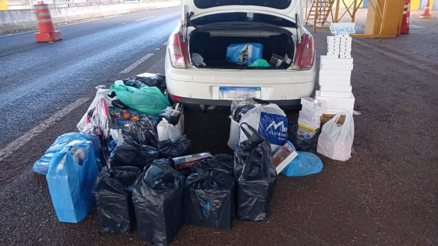 PRF apreende mercadorias estrangeiras sem desembaraço aduaneiro na BR-277, em Cascavel