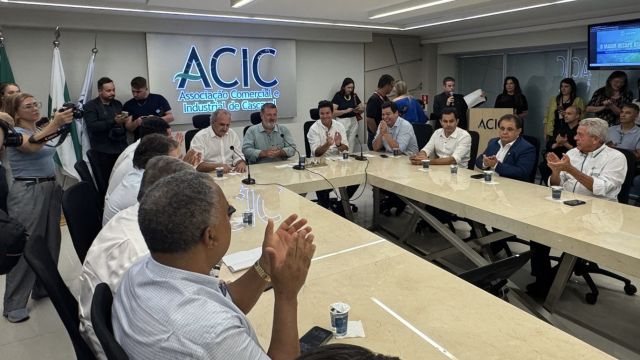 Imagem referente a notícia: Cascavel anuncia maior pacote de recape asfáltico da história com investimento de R$ 65 milhões