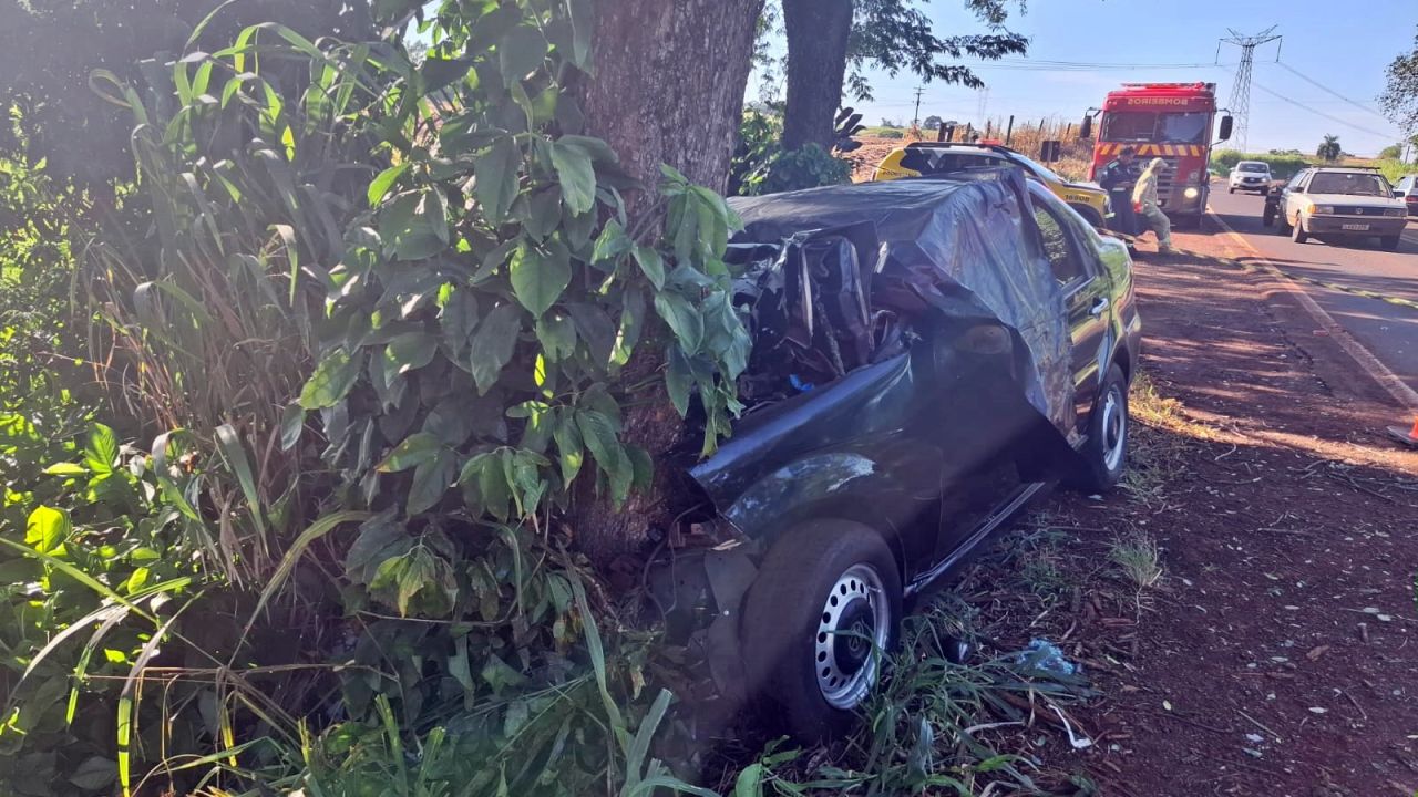 Colisão na PR-497 deixa duas vítimas fatais após carro sair da pista em São Miguel do Iguaçu