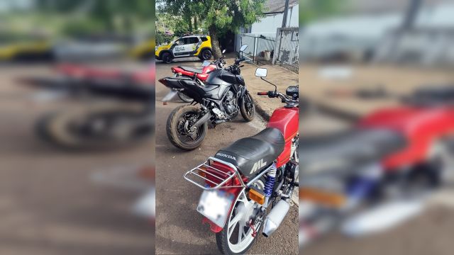 Imagem referente a notícia: Fiscalização recolhe três motocicletas após serem flagrados fazendo manobras perigosas no bairro Santa Felicidade