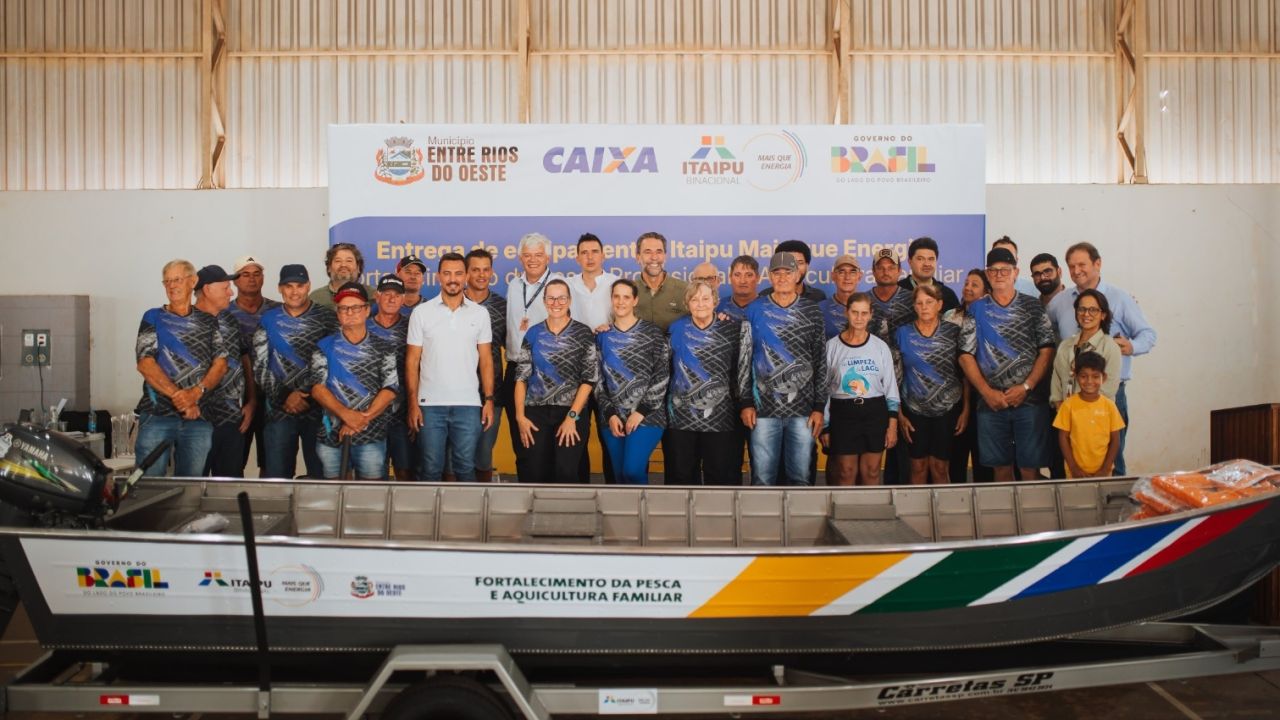 Itaipu entrega embarcações e equipamentos para fortalecer a pesca em Entre Rios do Oeste (PR)