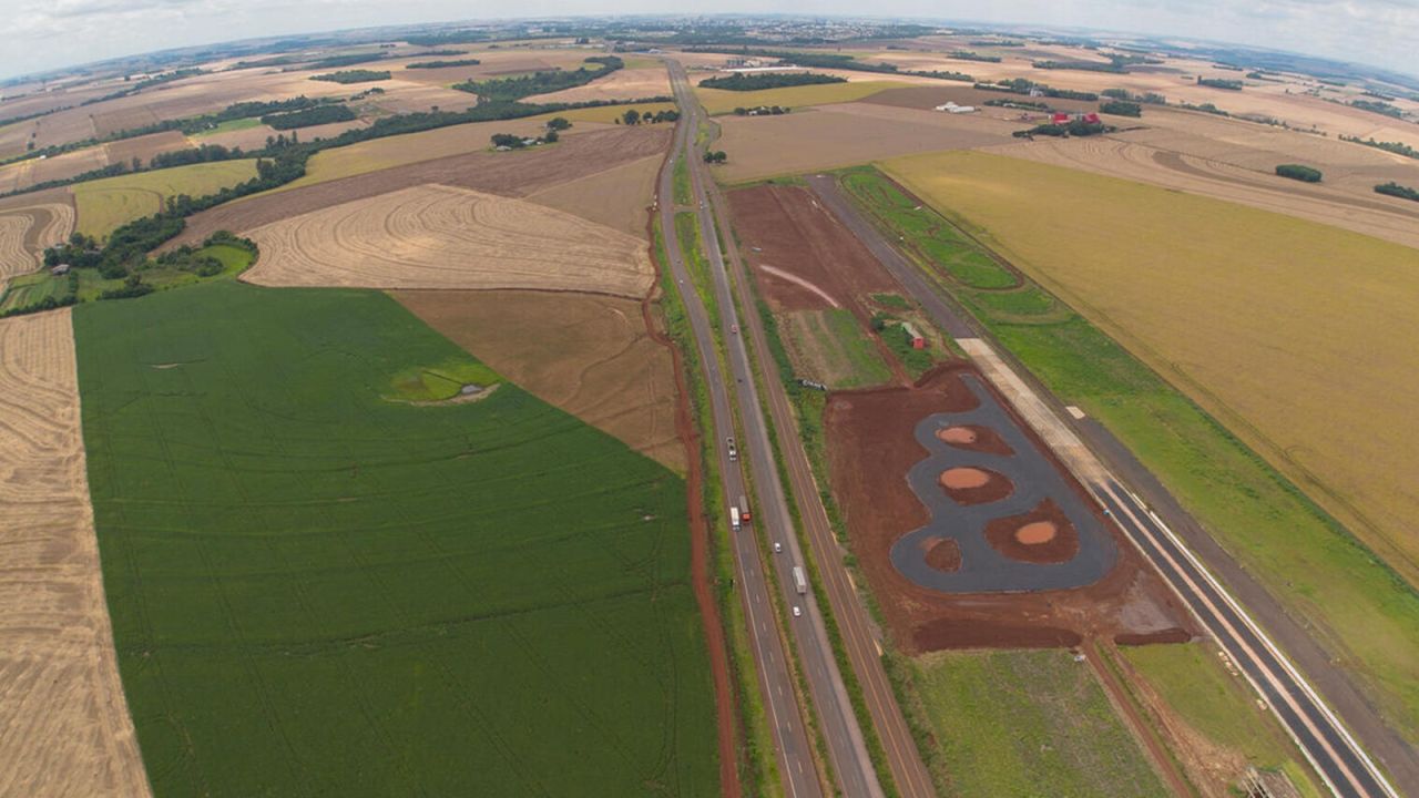 Pista de drift no Autódromo Rafael Sperafico, em Toledo, começa a ganhar forma