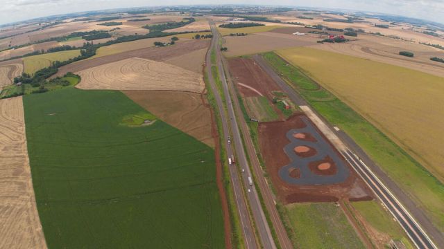 Imagem referente a notícia: Pista de drift no Autódromo Rafael Sperafico, em Toledo, começa a ganhar forma