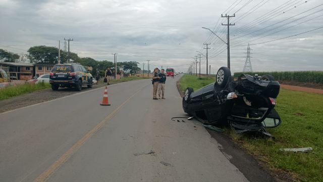 Colisão entre carros na BR-153 em Imbituva deixa um ferido grave e mobiliza a PRF