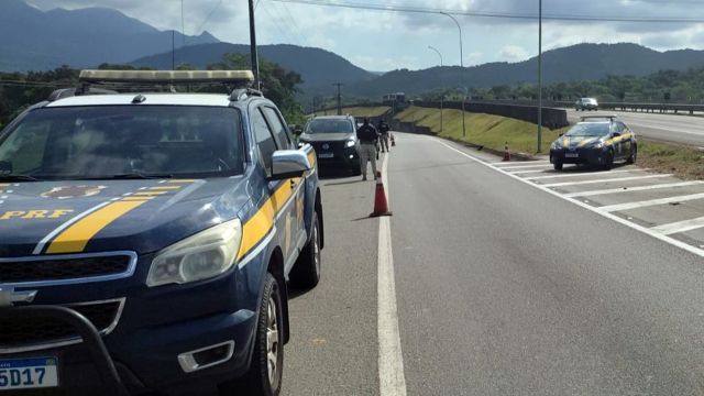 PRF apreende moto com mais de R$ 24 mil em multas acumuladas na BR-277 em Curitiba