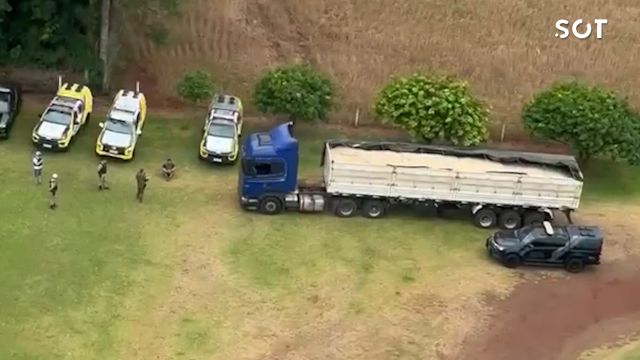 Imagem referente a notícia: Contrabando na BR-277: operação integrada apreende 603 caixas de cigarros e prende paraguaios no Oeste do Paraná