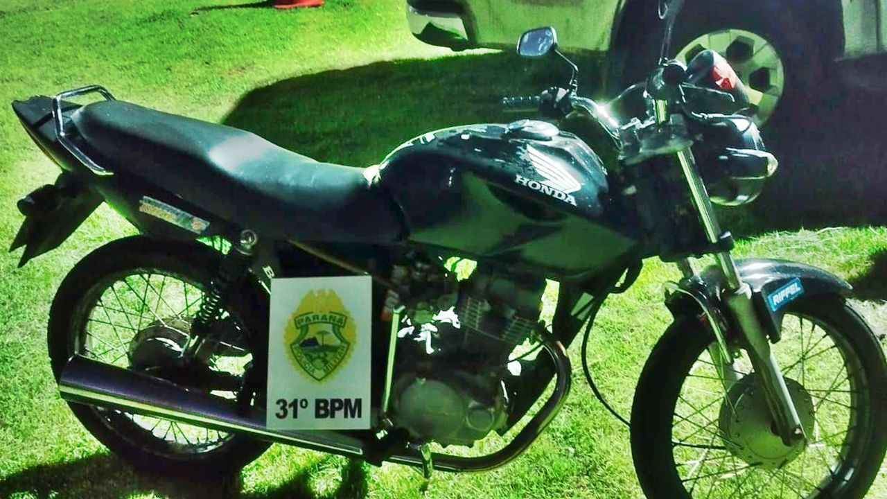 Moto é apreendida no centro de Corbélia após abordagem da PM por escapamento barulhento e irregularidades graves