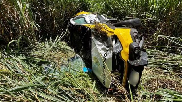 Imagem referente a notícia: Policial militar fica ferido após viatura capotar na PR-444, durante tentativa de desvio de cone na pista