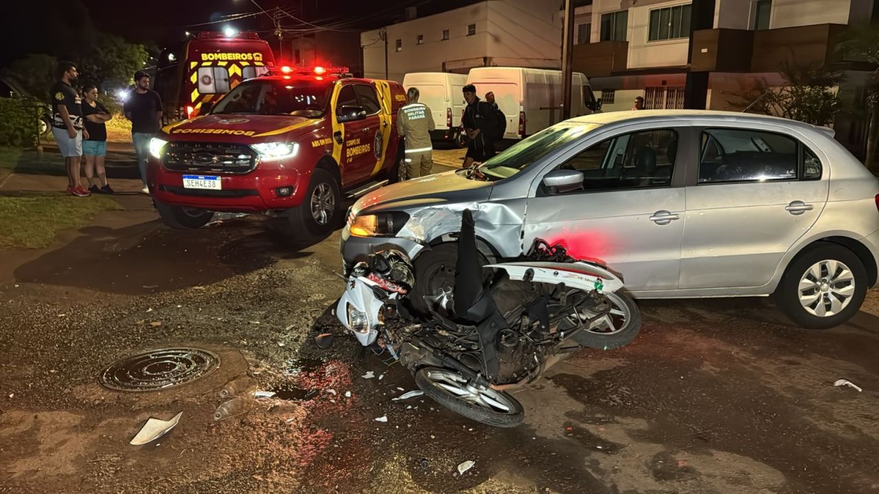 Motociclista de 26 anos fica em estado grave após forte colisão no Bairro Cascavel Velho
