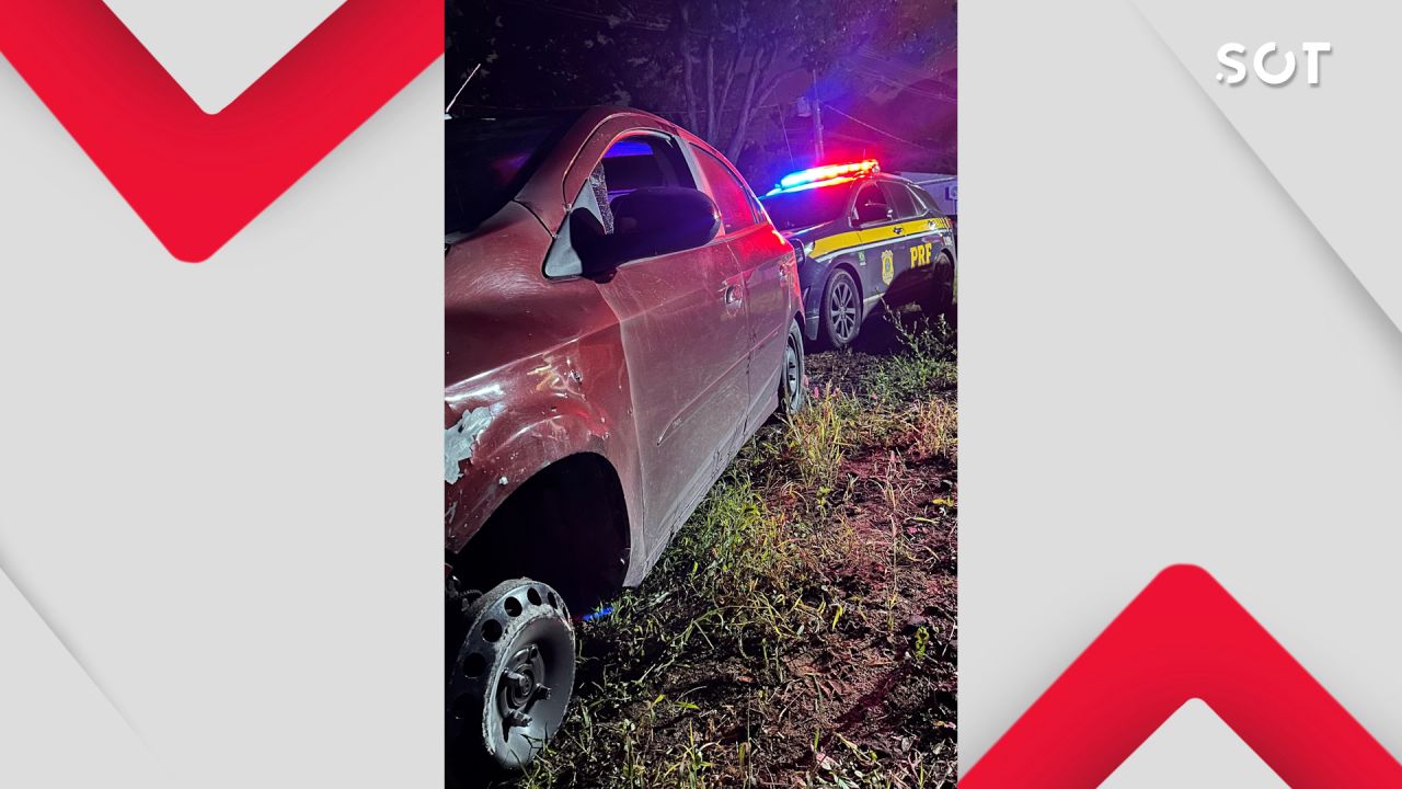 Perseguição de 50 km termina com carro furtado em SP recuperado pela PRF no Paraná