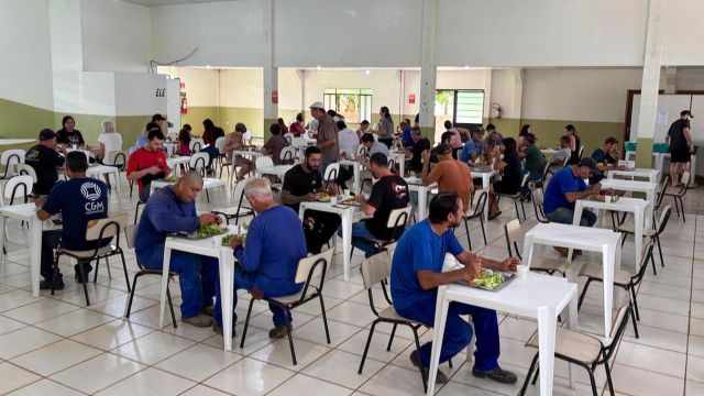 Restaurantes populares de Toledo voltam a funcionar com várias novidades