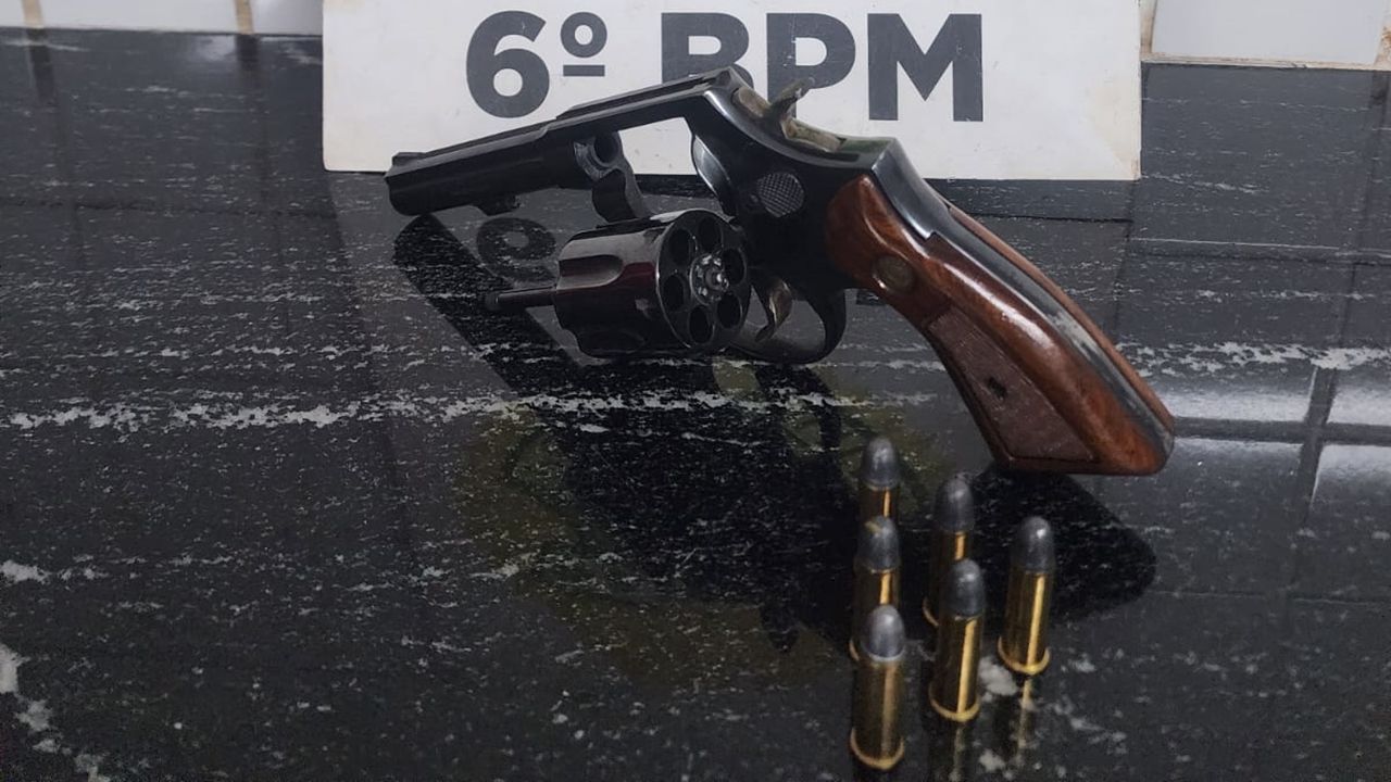 Revólver com registro vencido é apreendido após alerta dos bombeiros no Bairro Universitário