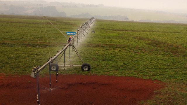 Imagem referente a notícia: Uso eficiente da água: Irriga Paraná soma R$ 10,2 milhões em financiamentos do BRDE