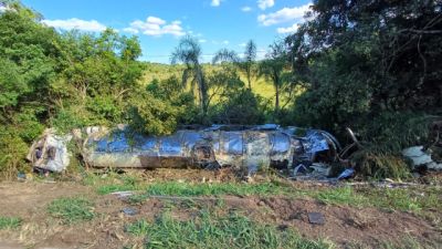 Imagem referente a notícia: BR-277 é totalmente interditada em Palmeira e paralisa tráfego no km 198