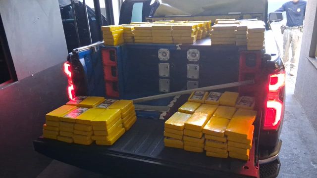 Apreensão conjunta da PRF e PF resulta na retirada de mais de 277 kg de cocaína da BR-277, em Cascavel