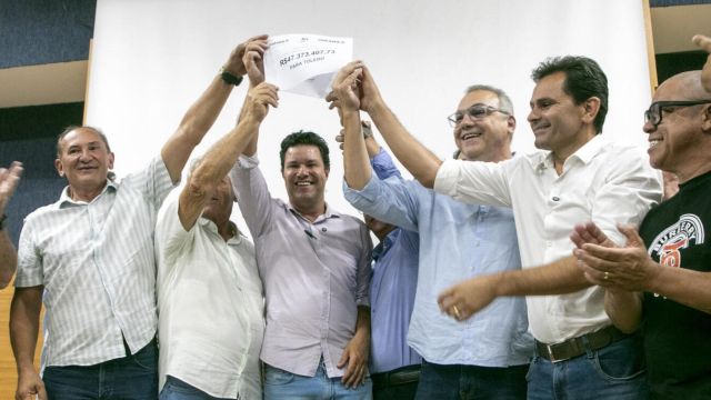 Imagem referente a notícia: Ponte estaiada de Toledo tem convênio final assinado e obra de R$ 47,3 milhões é oficialmente liberada
