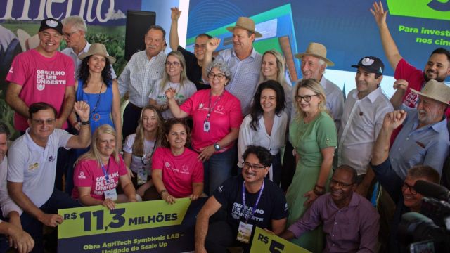 Imagem referente a notícia: Show Rural Coopavel: Governo do Paraná anuncia mais de R$ 16 milhões em investimentos na pesquisa e ciência da Unioeste