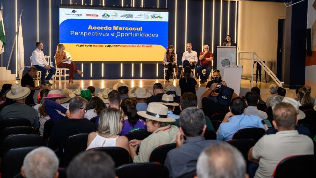 Imagem referente a notícia: Itaipu debate acordo Mercosul-União Europeia no Show Rural e destaca agenda para a agricultura
