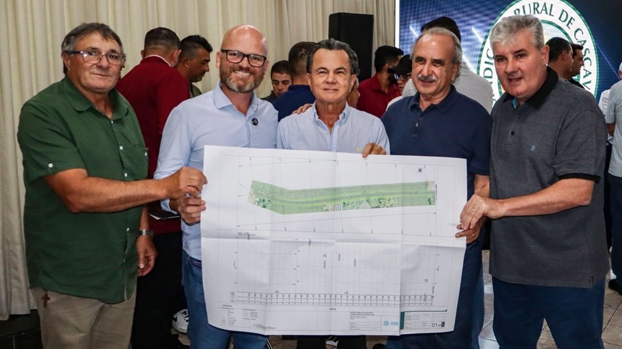 Asfalto da PR-180 sai do papel: projeto entregue ao governador aproxima obra histórica entre Cafelândia e Cascavel