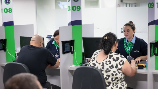 Com aprovação de 99,5% dos usuários, Poupatempo Paraná chega a 565,6 mil atendimentos