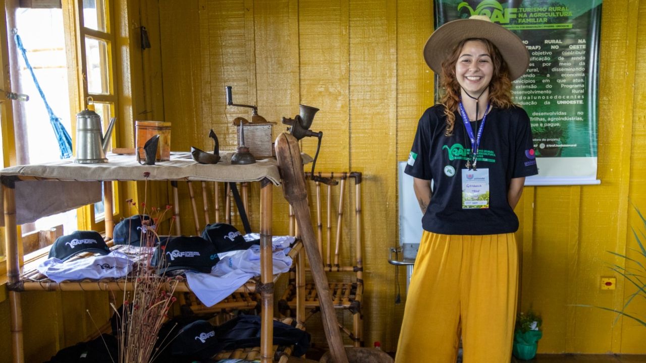 Unioeste apresenta potencial do Turismo do campo no Show Rural