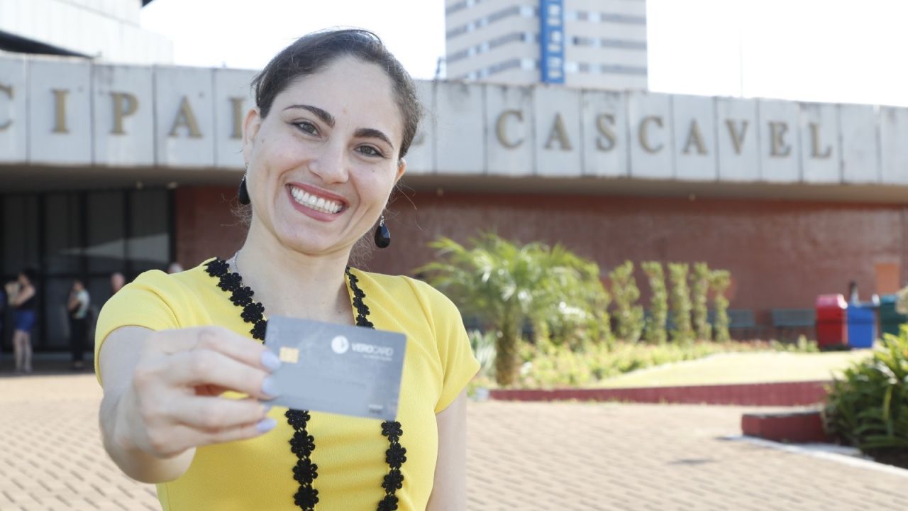 Prefeito Renato Silva autoriza reajuste no valor do vale-alimentação e beneficia mais de 2,6 mil servidores em Cascavel