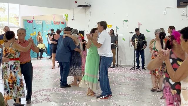 Centro de Convivência do Idoso retoma atividades em clima de carnaval e reúne cerca de 200 participantes em Corbélia