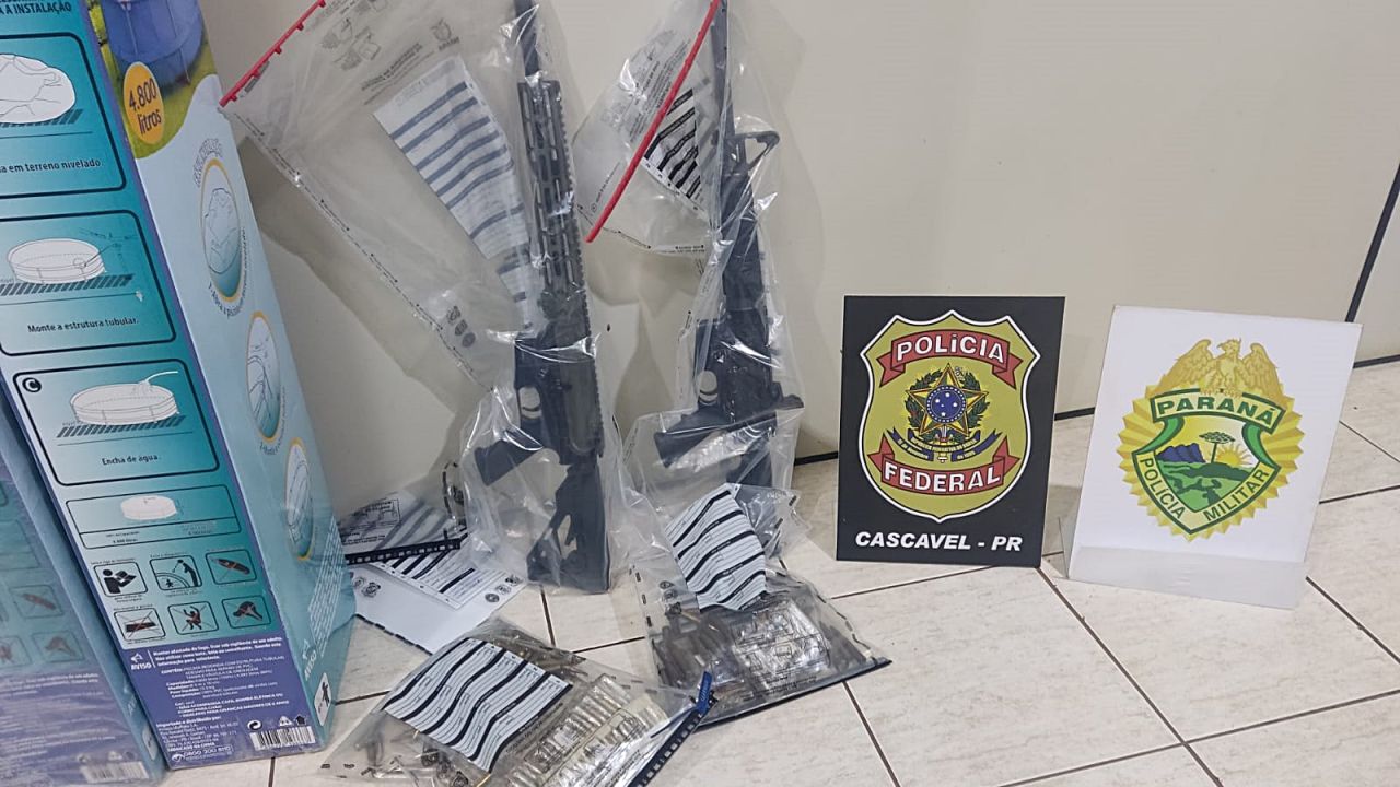 Armas de guerra que seriam enviadas para Salvador e são interceptadas em empresa de transportes aéreos em Cascavel
