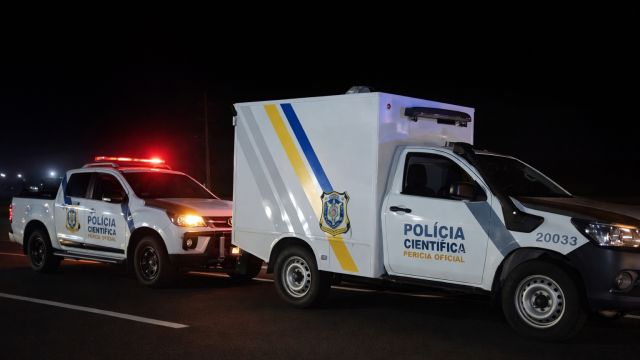 Imagem referente a notícia: Indígena morre atropelado após carreta com soja sofrer pane mecânica na BR-277 no Paraná