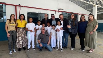 Imagem referente a notícia: Governo do Paraná passa a totalizar R$ 200 milhões para políticas da infância e adolescência