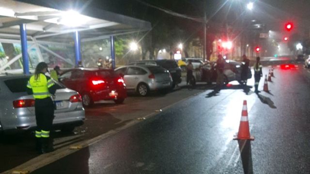 Operação Lei Seca intensifica fiscalização no Centro de Cascavel e termina com prisões por embriaguez ao volante