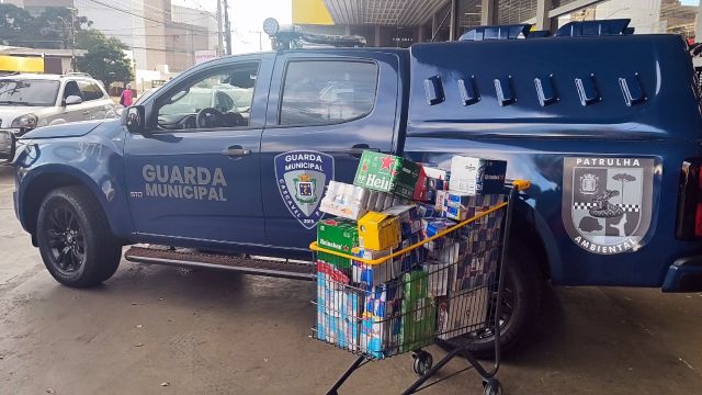 “Sabor Prisão”: homem tenta sair com carrinho de bebidas e acaba detido pela GM em Cascavel