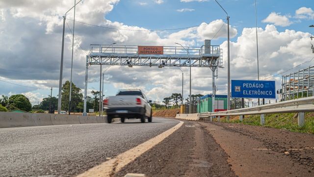 Imagem referente a notícia: Pedágio Eletrônico: EPR Iguaçu inicia operação assistida e cobrança tarifária começa no dia 23 de fevereiro; Veja os valores!