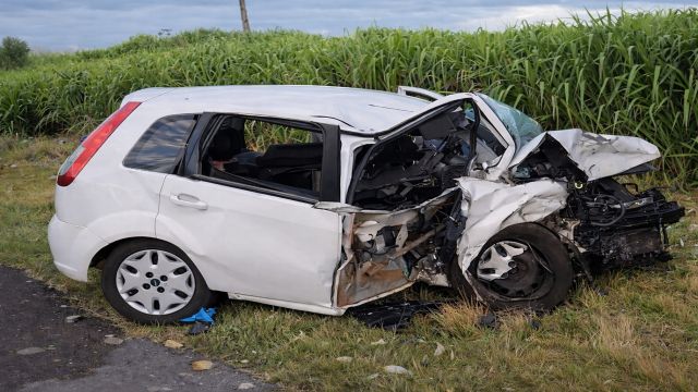 Imagem referente a notícia: Mulher morre em grave acidente na BR-277, em Santa Tereza do Oeste