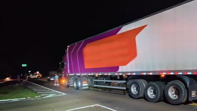 Imagem referente a notícia: Carro de Cascavel se envolve em grave acidente na PR-486 e três pessoas ficam feridas em Alto Piquiri